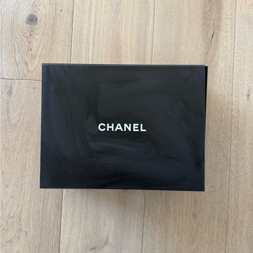 Chanel black Jumbo Classic Caviar Double Flap Quilted Leather Chain Bag - Picture 7 of 14